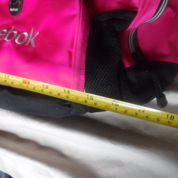 Reebok Pink Gym Duffle Duffle Bag - Picture 3 of 13